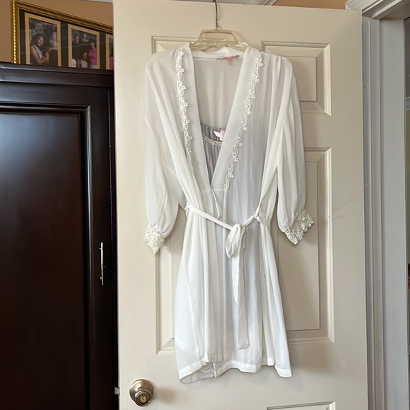 2 piece lingerie. Baby doll size M/L; robe size M - Picture 12 of 12